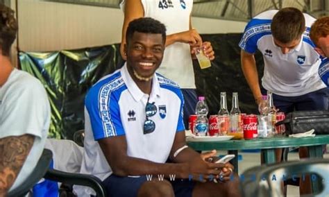 Genç futbolcu uzun bir süredir kanser hastalığıyla mücadele ediyordu. Un candidat à la présidence de la FIF vient en aide à ...