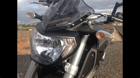 Handlebar switches enable you to easily change displays and information, as well as adjust the settings on the optional genuine yamaha grip heaters. Yamaha MT-09 2014 Massive Torque prueba - YouTube