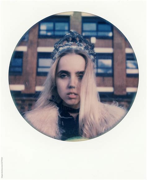 Circular Polaroid Print Of A Blonde Woman Wearing A Tiara Del