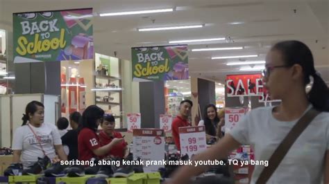 Nah, bagi kalian yang sedang mencari informasi seputar hal prank ojol viral atau tante ojol prank ini, maka kalian jangan khawatir ya sobat karena admin akan memberiakn informasinya dibawah. VIRAL ! Cewek Cantik NGAJAK ML PRANK INDONESIA - YouTube