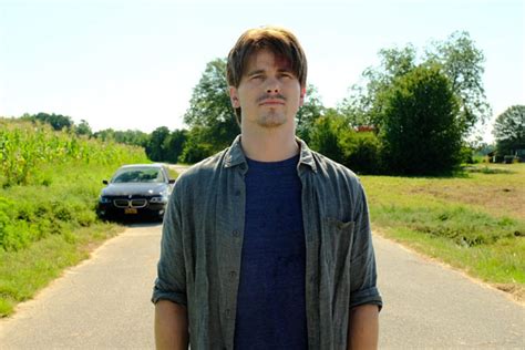 Convinced that the universe is leading the way, a very confident kevin heads to laos with tyler in search of the first righteous soul. Kevin (Probably) Saves The World : Jason Ritter sauve le ...