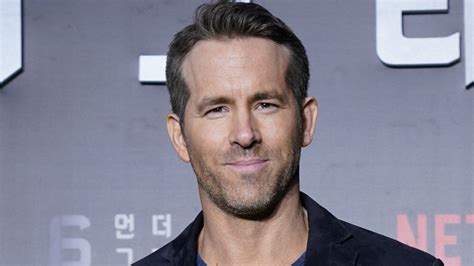 Learn about ryan reynolds' early life in canada and how he broke into the american film market with national lampoon's van wilder. Ryan Reynolds Excitedly Meets K-Pop Group EXO: 'I'm in the ...