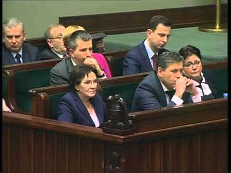 Aha, no to, jakby to powiedzieć, jako mężczyzna mogę powiedzieć, że no cóż, pan prezydent miał troszkę więcej szczęścia niż ja mam, mnie doda jeszcze nie wycałowała. Zbigniew Girzyński - wystąpienie z 15 stycznia 2015 r ...