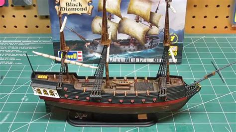 Pirate Ship Black Diamond Snap Tite Plastic Model Ship Kit 1350
