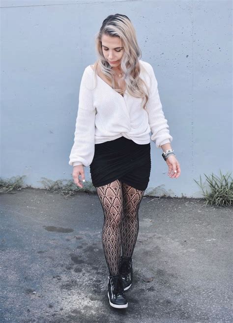 Fishnet Tights Outfit Ideas Fall Street Style 2018 Fashion Blogger