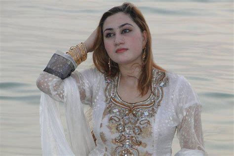 Pashto Music Hot Female Singer Urooj Mohmand Pictures In
