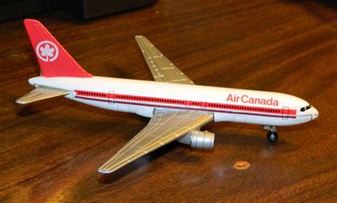 Ertl Diecast Air Canada Airlines Boeing 767 Airplane 1500 Diecast