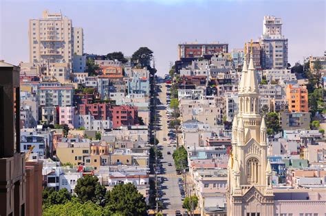 Russian Hill In San Francisco Take A Cable Car To The Most Crooked