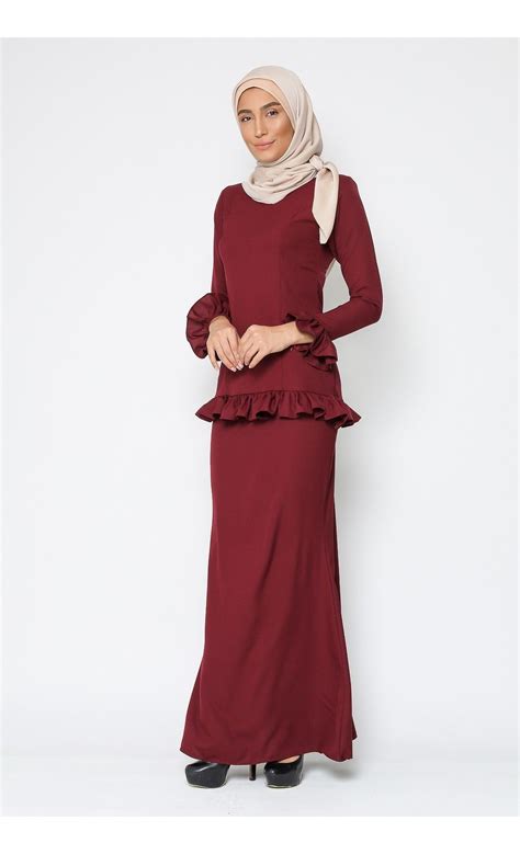 39 model baju kurung melayu terpopuler terbaru 2019 20 11 2020 model baju kurung terbaru 2020 tidak hanya untuk wanita saja anda bisa cek dengan klik gamabar diatas untuk melihat hasil. Baju Kurung Madison (Maroon) - Haqqi.com.my | Fashion ...