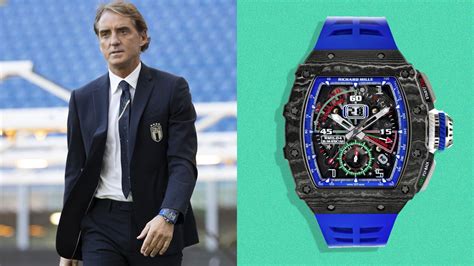 Bir dönem galatasaray'ı da çalıştıran i̇talyan teknik adam roberto mancini, ülkesine 53 yıl aradan. Roberto Mancini's Richard Mille is the secret to his ...