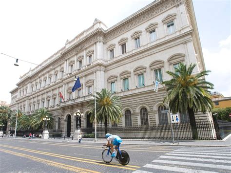 L'edificio rinascerà nei prossimi mesi per diventare sede. La sede della Banca d'Italia a via Nazionale a Roma (Ansa)