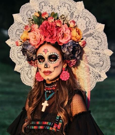 15 Of The Most Stunning Costumes Celebrating Día De Los Muertos This