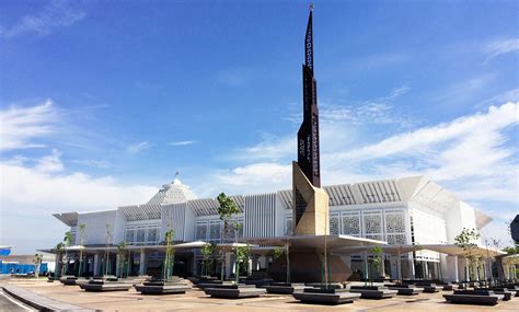 The uim cyberjaya mosque with a capacity of 8,000 people is due for completion on 24 february 2015 (source: Homestay Cyberjaya: Tempat Tumpuan di Cyberjaya dan Putrajaya