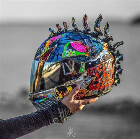 What makes a motorcycle helmet quiet? Epic Motorcycle Helmet Designs - Top 20 in 2017