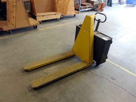 Lot 44 Lift Rite High Lifter Electric Pallet Jack Non Working