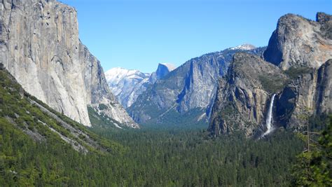 Yosemite National Park: Majestic peaks, valleys for any visitor