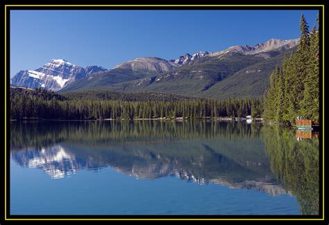 Lac Beauvert And Mount Edith Cavell © 2007 Melvin Markowi Flickr