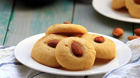 Resep Kue Kering Lebaran Almond Cookies Manis Renyah Food Fimela Com