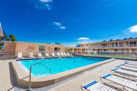 Belleair Beach Resort Motel In St Petersburg Clearwater Best Rates