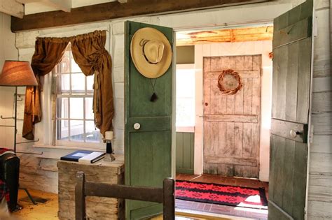 If oak was the predominant tree in the surrounding forest, then their cabins were hewn from oak. Cabin Creek Artist Retreat, 1863 antique Log Cabin, 28 ac ...