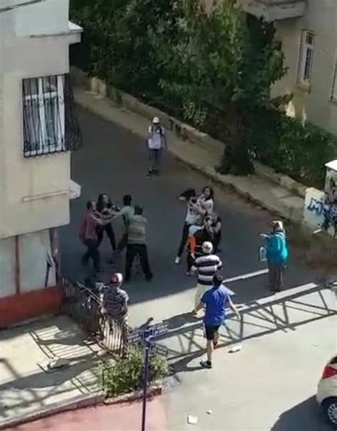 Antalya'nın muratpaşa ilçesinde 4 kadının tekme tokat dövdüğü seda. Kadın Öğretmene Sokak Ortasında "Kaza" Dayağı