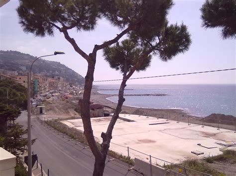 2 Rumslägenhet Front Mot Medelhavet Till Salu I Ospedaletti Ospedaletti City And Country Homes