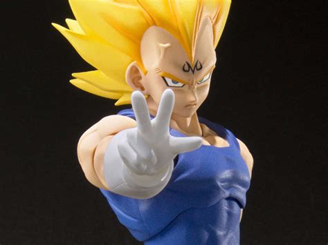 The answer is simple, i did pick up the super saiyan vegeta, which has most of the same base, and it was excellent for the time. Dragon Ball Z S.H.Figuarts Majin-Vegeta