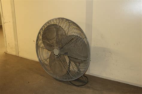 Used Wall-Mounted Industrial Fans | 24" | American Surplus