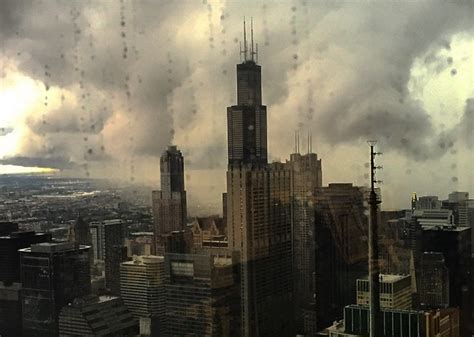 Frighteningly Apocalyptic Scenes From Chicagos Tornado Warning