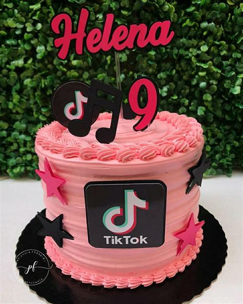 You might be on tiktok mostly for the dancing and hilarious vids (and the occasional drama, of course), but did you know that you can actually go yup, just like on instagram, you can broadcast live to your followers and talk to them through the comments. Bolo Tik Tok | Bolo de aniversário crianças, Bolos de ...