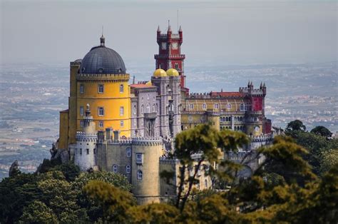 View of lisbon and the tagus river estuary from parque eduardo vii. Die besten Sehenswürdigkeiten in Portugal - Jetzt ...