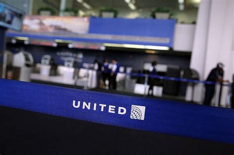 Ceiling Panels Fall As United Flight Has Bouncy Landing At Newark
