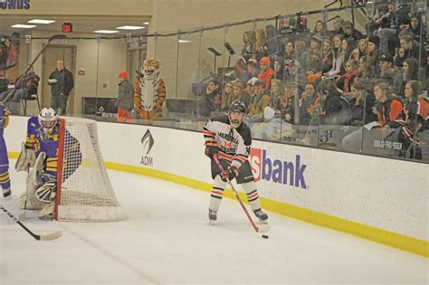 Prep Boys Hockey Marshall Boys Hockey Earns 3 3 Tie With Waseca News