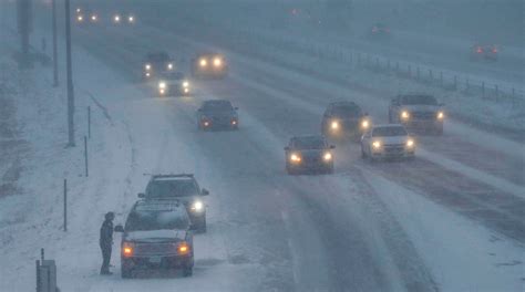 Winter Storm Forecast Heavy Snow Slams Chicago Heads East