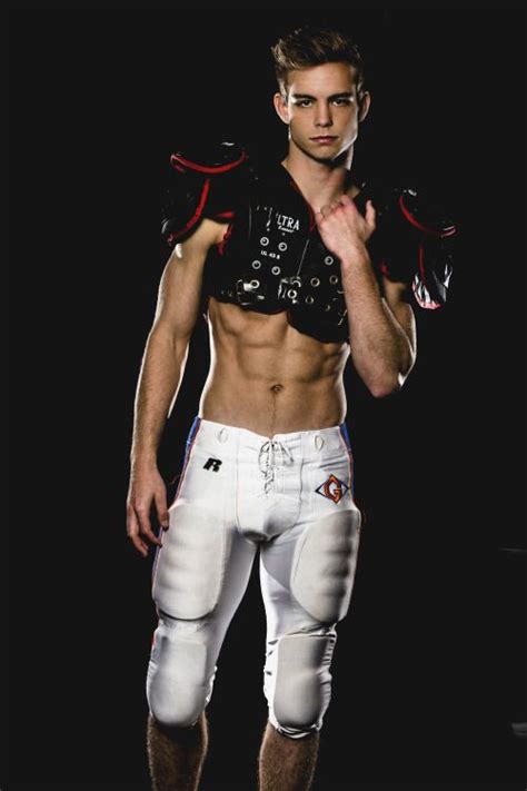 Dustin McNeer All Pinterest Babes Football Players And American Football