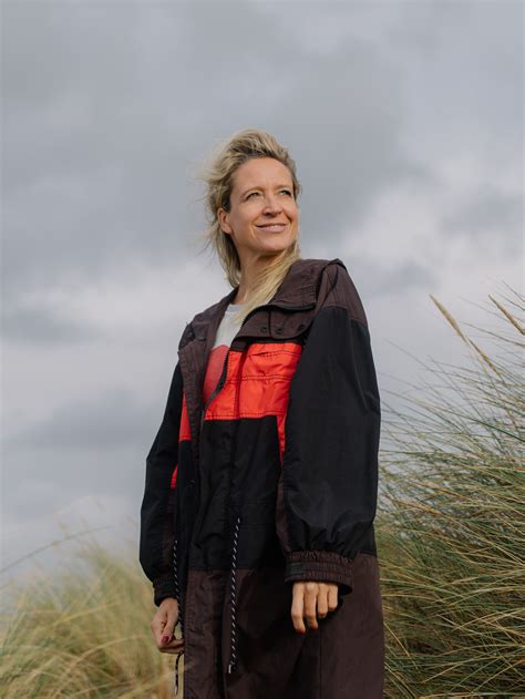 Terwijl frank in 2009 met ontbloot bovenlijf zijn. Cath Luyten na de breuk: 'Uit elkaar gaan, kan een daad ...