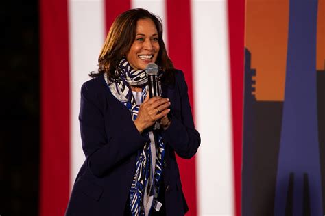 Harris Becomes First Black Woman South Asian Elected Vp Las Vegas Sun News