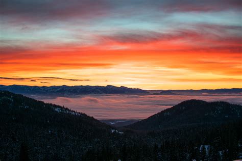 Sunrise Over The Selkirk Mountains In Sandpoint Id Oc 6000x4000