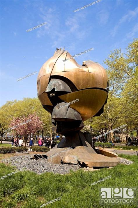United States New York The Sphere Sculpture For Plaza Fountain By