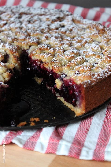 Frischer kaffee von gallus, feiner kuchen und fantastische musik. Heidelbeer-Marzipan-Streuselkuchen - Ich back's mir im ...