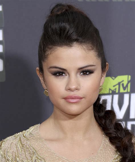 42 Selena Gomez Hairstyles And Haircuts Celebrities