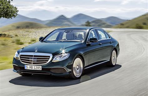 The premium interior, smooth ride and excellent driver aids all come together in a handsome. 2017 Mercedes-Benz E-Class - Review - CarGurus