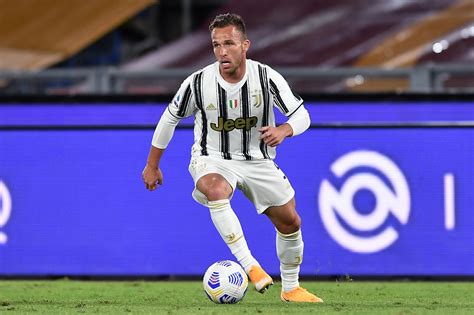 The outlet provides some detail about potential outgoings from juventus, suggesting the possibility of a 'triangulation' between spurs, la dea and the old lady. LIVE Juventus Atalanta Formazioni ufficiali e Risultato ...