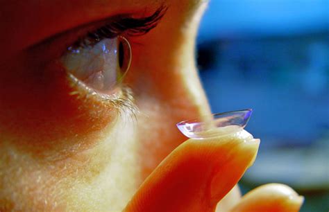 Doctors Find A Nightmarish Amount Of Contacts Lodged In Womans Eye Complex