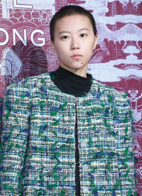 netizens have an issue with the fashion sense of faye wong s daughter leah dou call her a