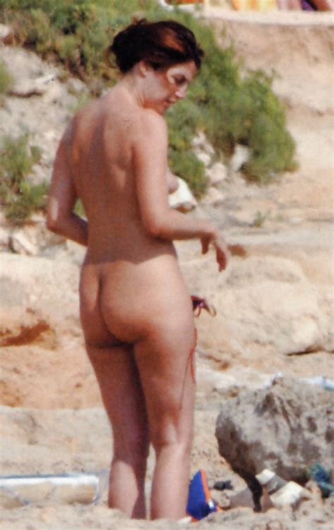 Sveva Sagramola Italian Journalist Naked On The Beach Pics Xhamster