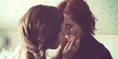 Pin By Dee On Wayhaught Cute Lesbian Couples Waverly
