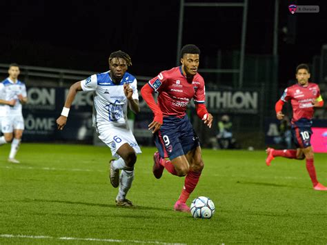 The match is a part of the ligue 1. Clermont - Troyes : l'album photos - Clermont Foot