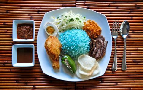 Tak hairan la, kalau malaysia dikatakan mempunyai makanan yang pelbagai, kerana. Makanan Yang Paling Sedap Di Malaysia