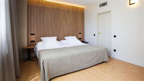 El aparthotel atenea barcelona es un aparthotel de city hotels situado en el centro de la ciudad de barcelona, dispone de 105 apartamentos perfectamente equipados. Aparthotel Atenea Barcelona (Barcelona) • HolidayCheck ...